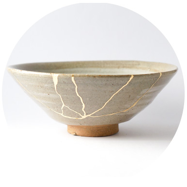 Interior Styles Japandi - Japanese Pottery Kintsugi Wabi Sabi